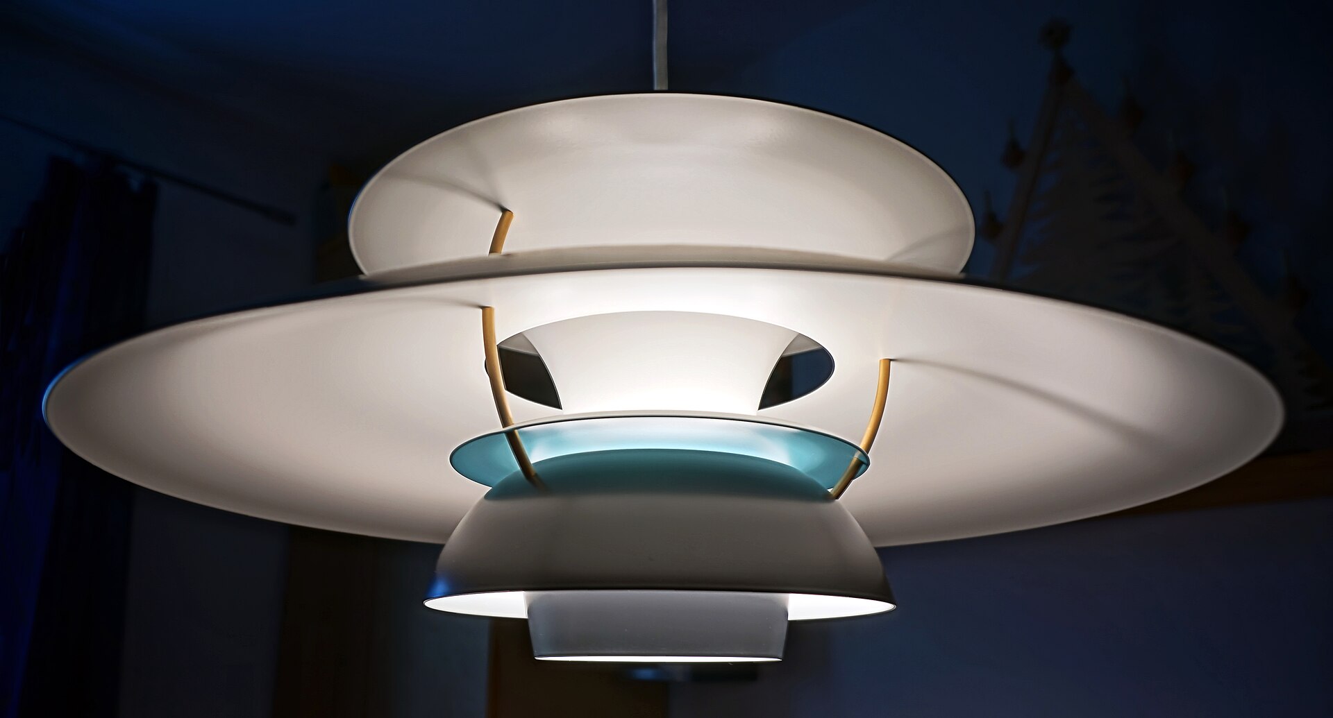 Poul Henningsen