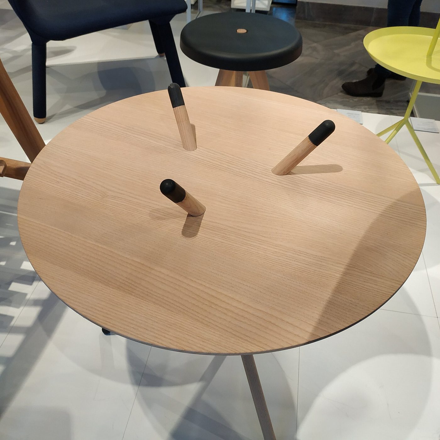 Lille sidebord Micado af Cecilie Manz